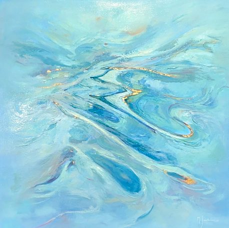 Textura abstracta en tonos azules con suaves movimientos y toques de color dorado.