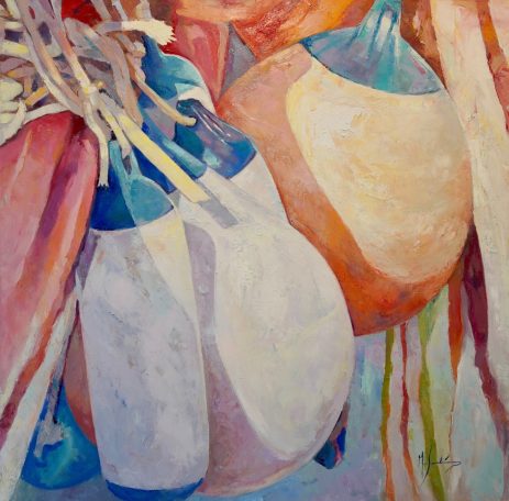Bodegón abstracto con cebollas y otros alimentos de colores suaves y texturas vibrantes.