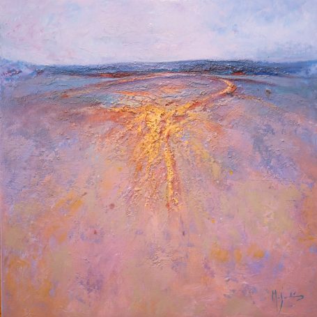 Paisaje abstracto en tonos suaves, con un camino dorado que se extiende hacia el horizonte.